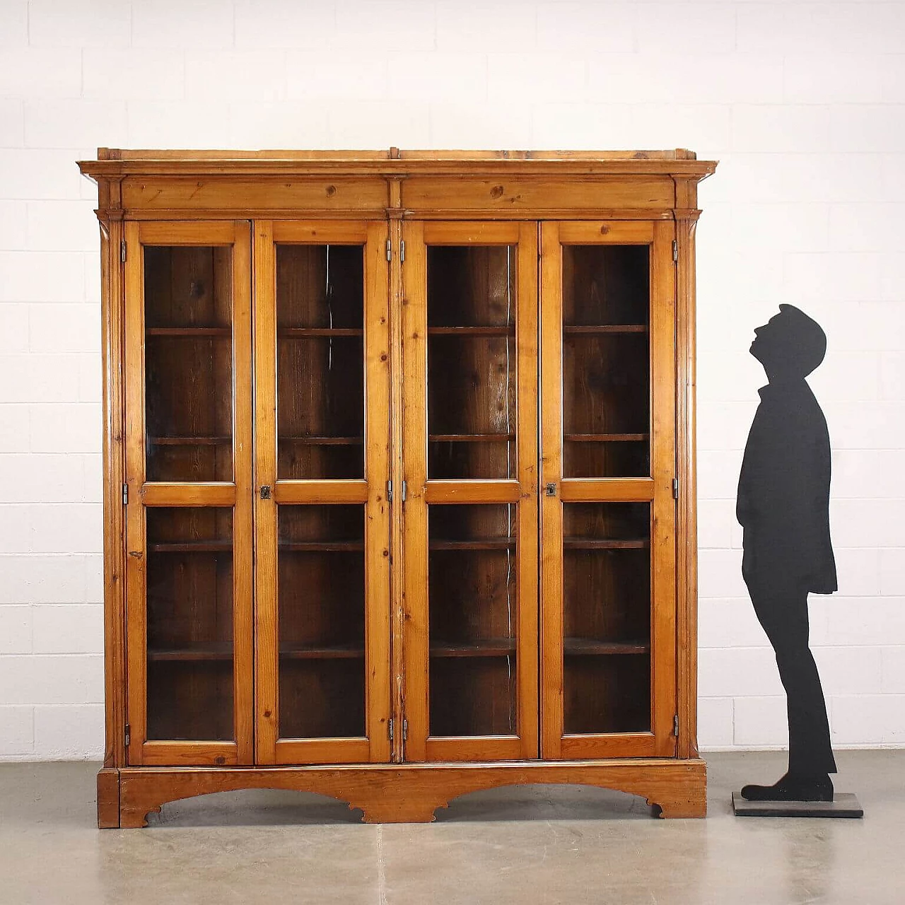 Spruce bookcase with glass doors, 19th century 2