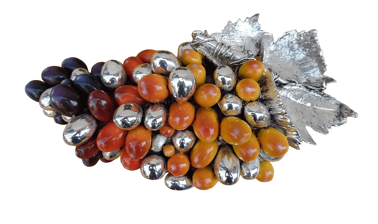 Metal bunch of grapes sculpture by Studio d'Arte Sagni 6