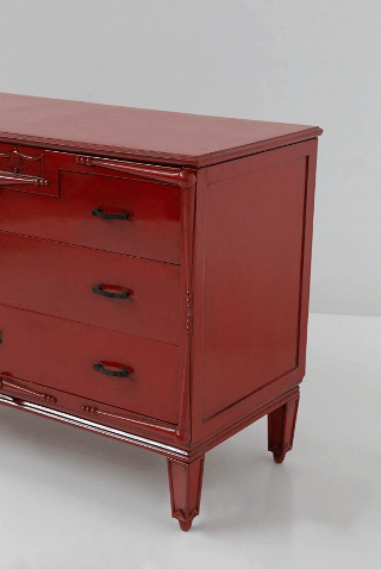 Red lacquered wood dresser attributed to Piero Portaluppi, early 20th century 4