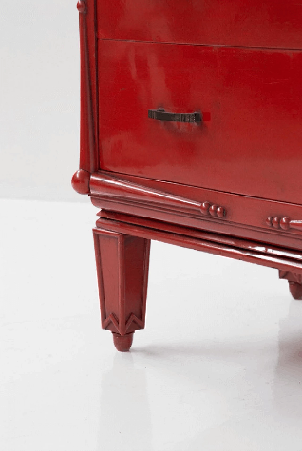 Red lacquered wood dresser attributed to Piero Portaluppi, early 20th century 8