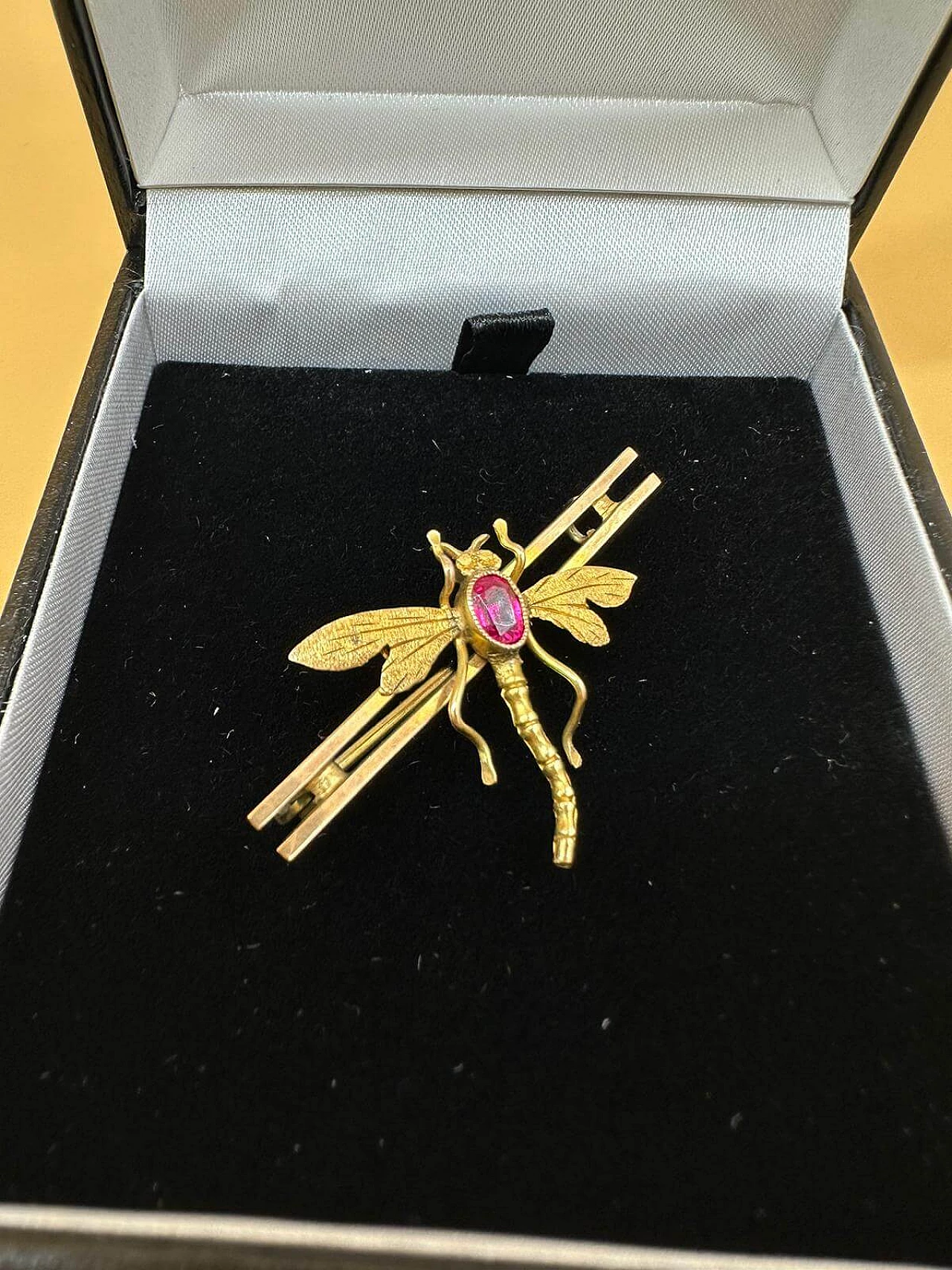 Gold brooch with dragonfly and pink stone, early 20th century 2