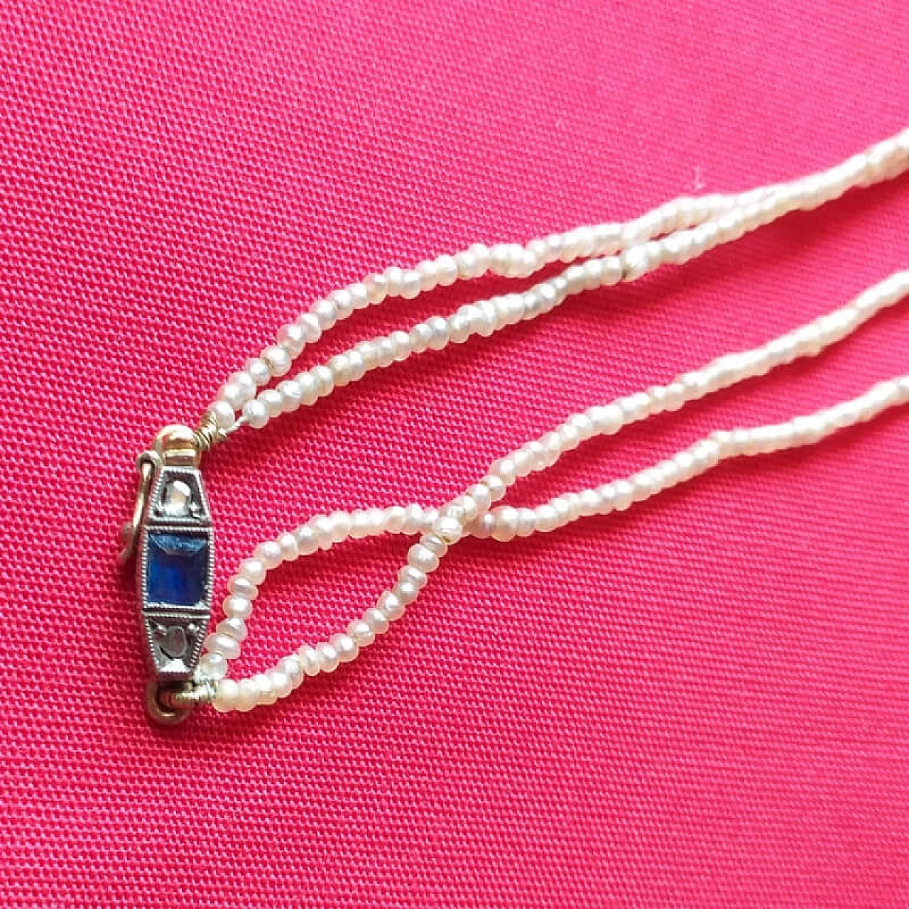 Pearl necklace with gold, diamond and sapphire clasp, 19th century 2