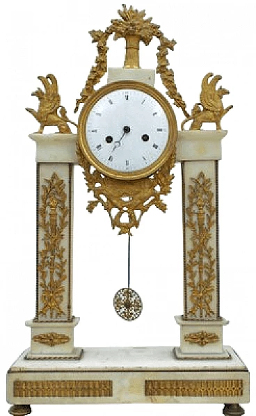 Louis XVI white marble and gilded bronze table clock, 18th century