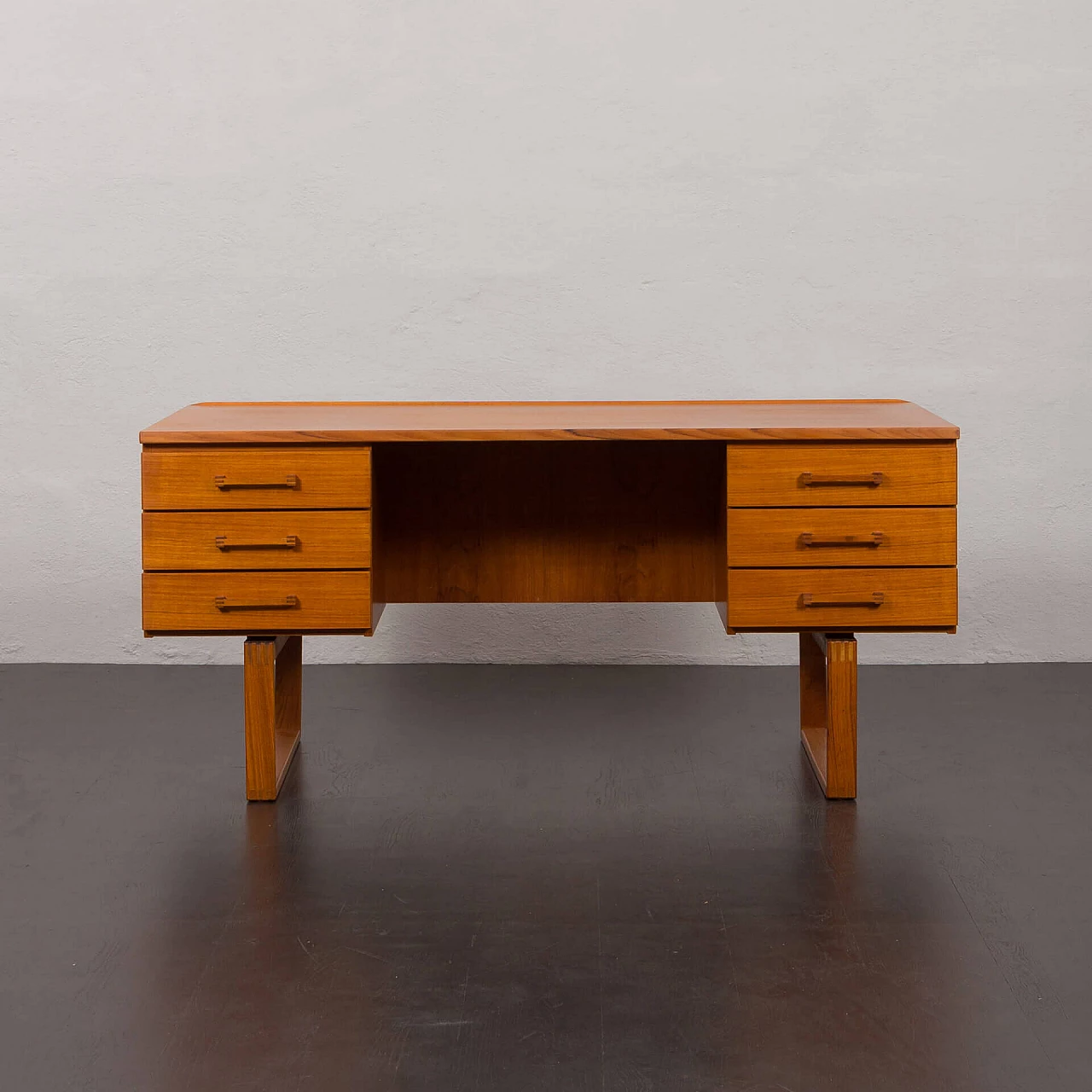 Teak desk by Henning Jensen & Torben Valeur for Dyrlund, 1960s 5