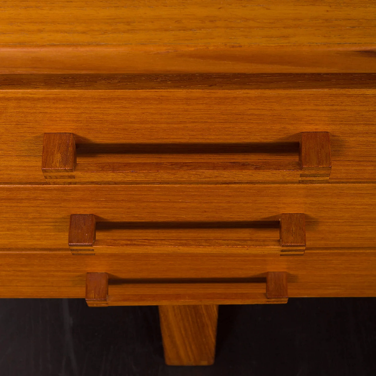 Teak desk by Henning Jensen & Torben Valeur for Dyrlund, 1960s 14