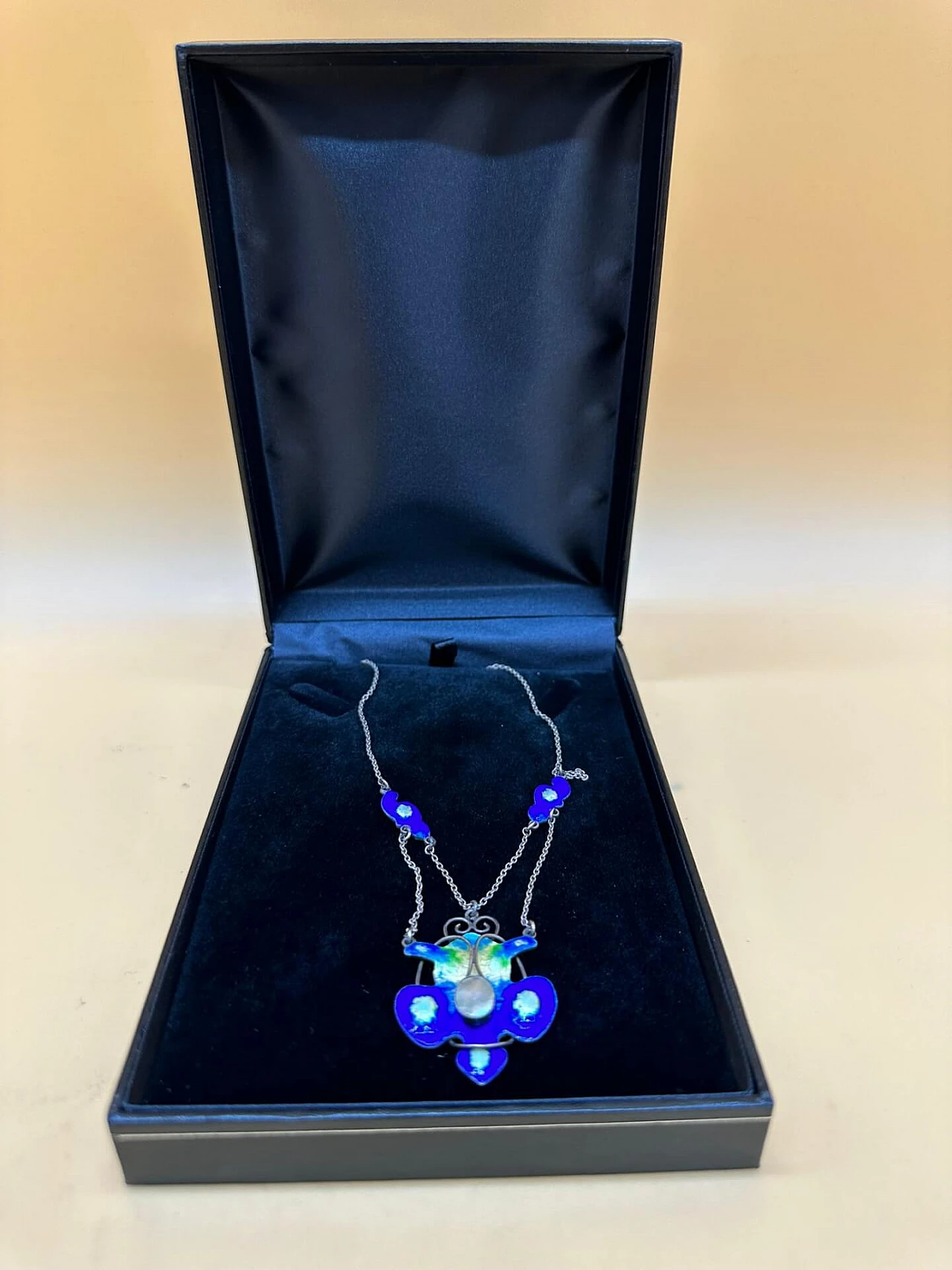 Collier in argento e smalti blu a madre perla, inizio '900 3