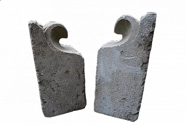 Coppia di modiglioni toscani in pietra