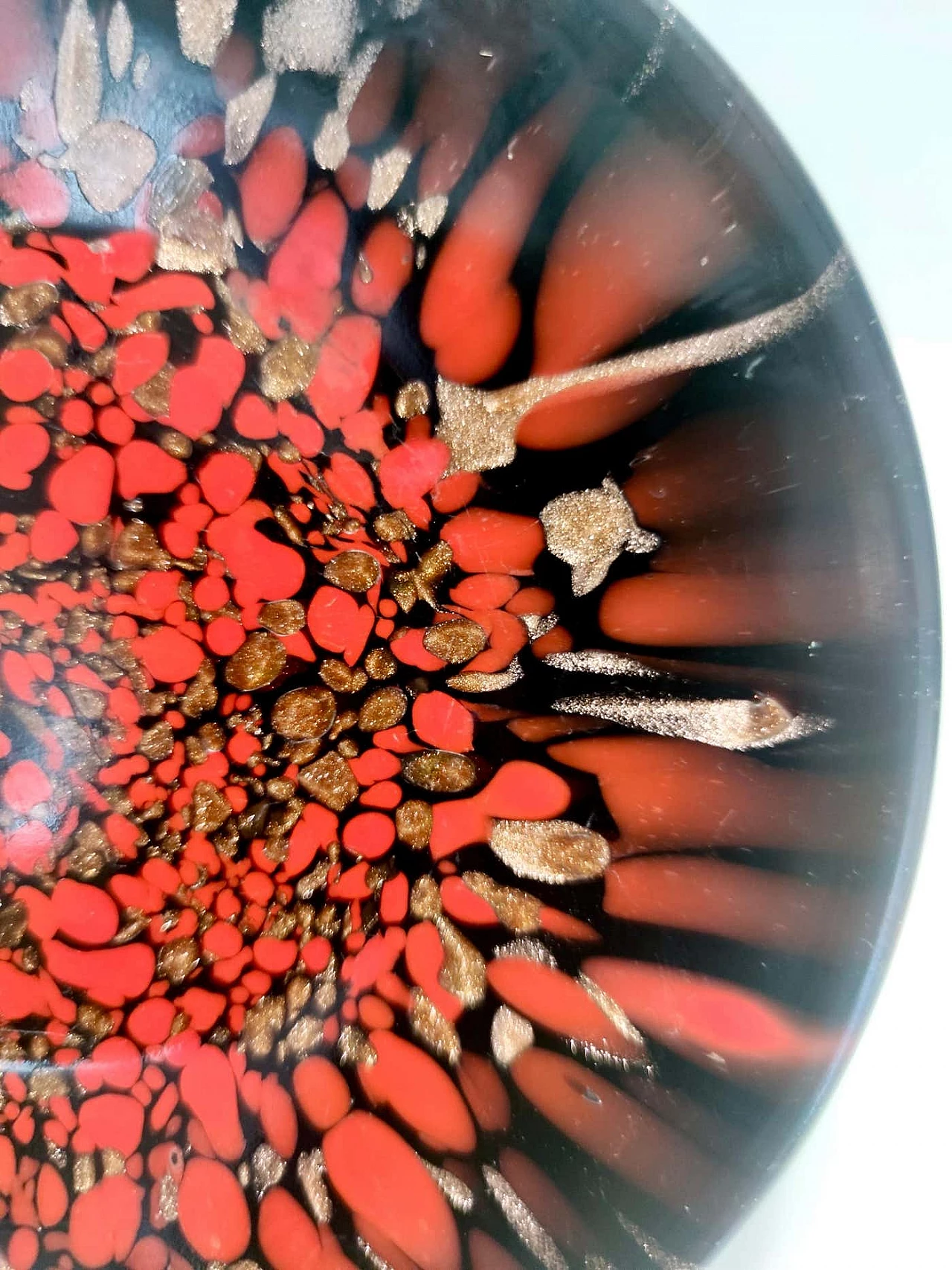 Pair of black and red Murano glass vases and plates with bronze aventurine by Vincenzo Nason, 1960s 1