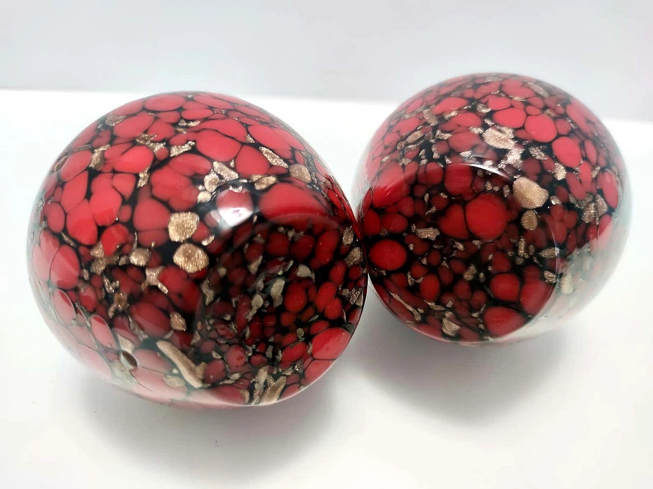 Pair of black and red Murano glass vases and plates with bronze aventurine by Vincenzo Nason, 1960s 9