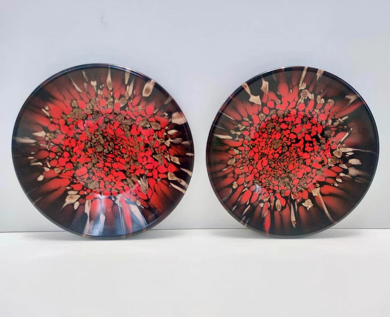 Pair of black and red Murano glass vases and plates with bronze aventurine by Vincenzo Nason, 1960s 12