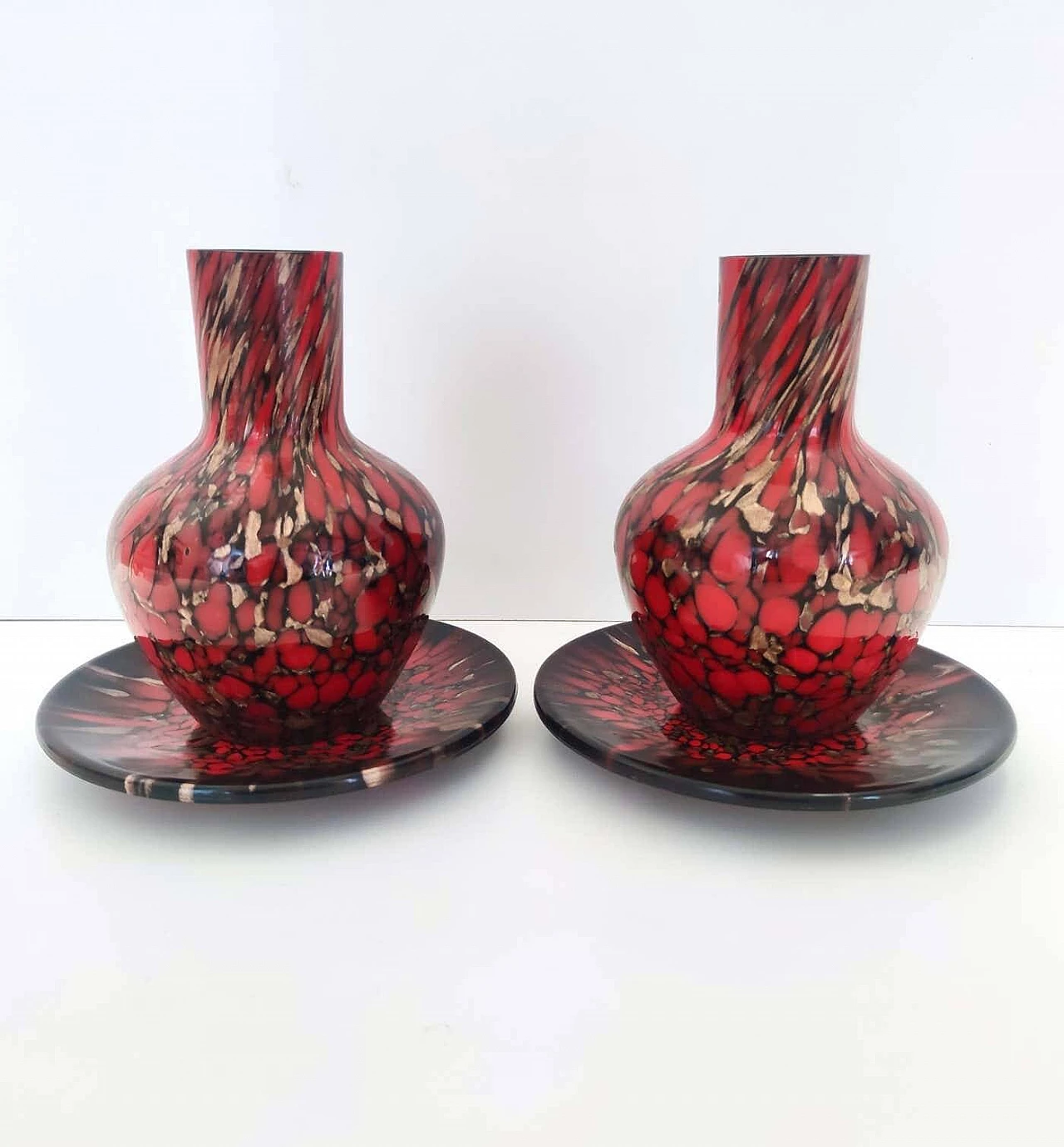 Pair of black and red Murano glass vases and plates with bronze aventurine by Vincenzo Nason, 1960s 16