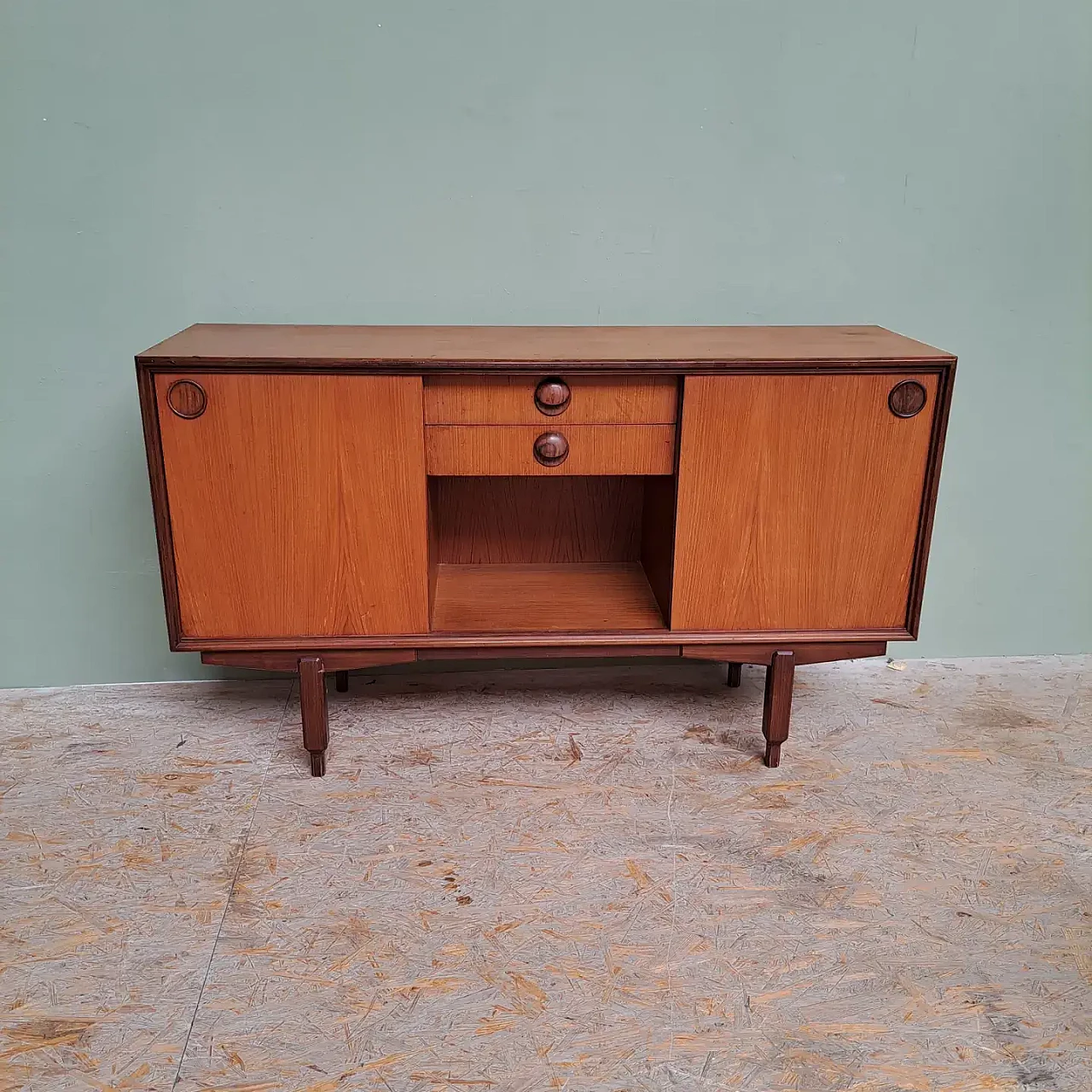 Credenza in stile danese con struttura e maniglie in teak, anni '60 1