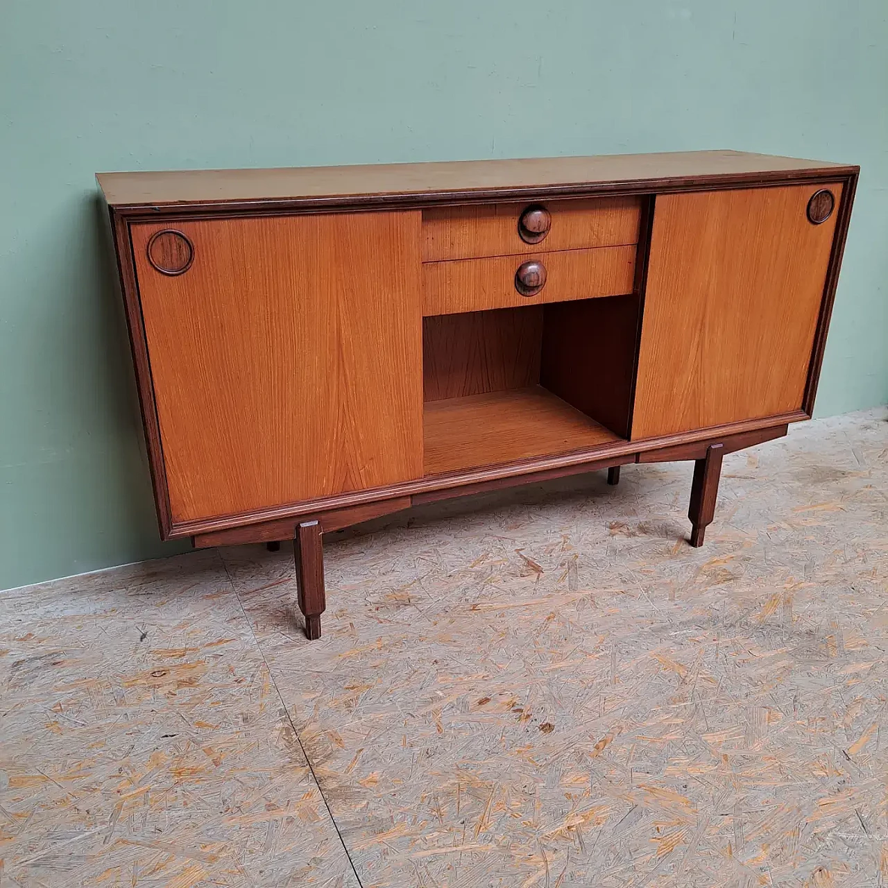 Credenza in stile danese con struttura e maniglie in teak, anni '60 2