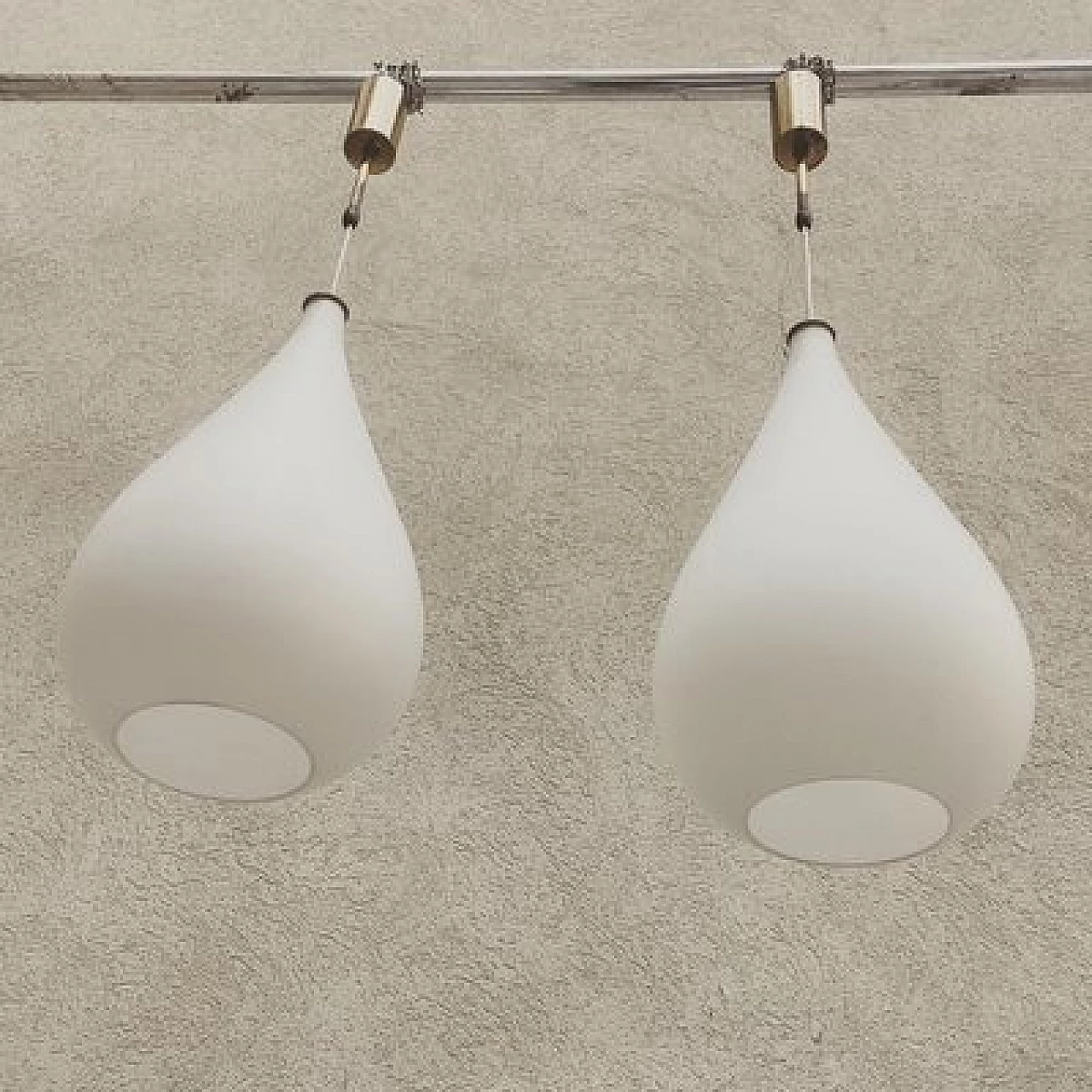 Lampadario in vetro opalino nello stile di Max Enlarge per Fontana Arte, anni '50 3