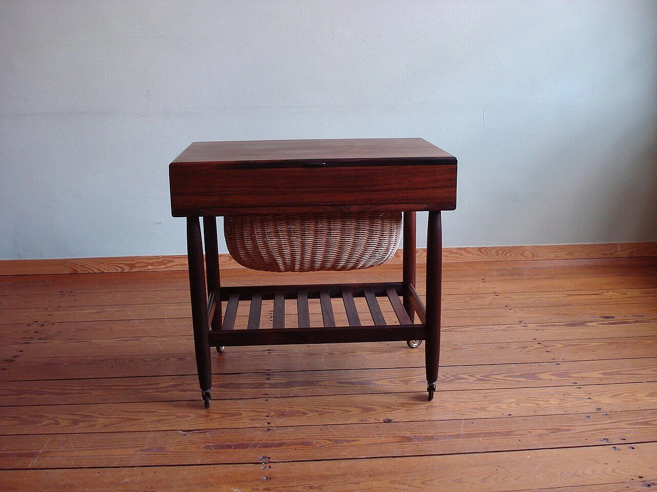 FDB MøbleR sewing table in rosewood by Ejvind A. Johansson, late 20th century 2