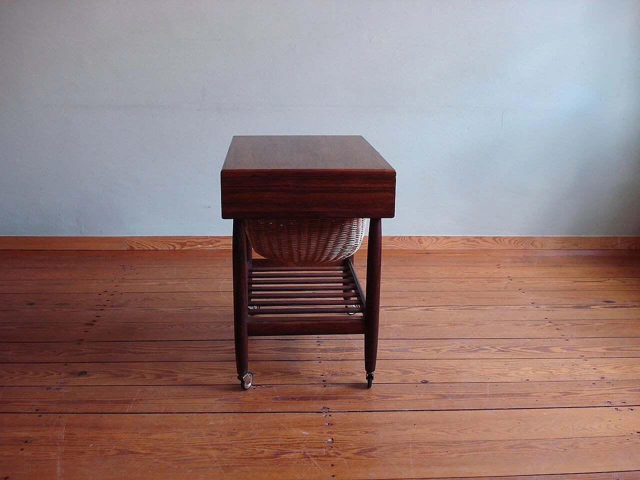 FDB MøbleR sewing table in rosewood by Ejvind A. Johansson, late 20th century 3