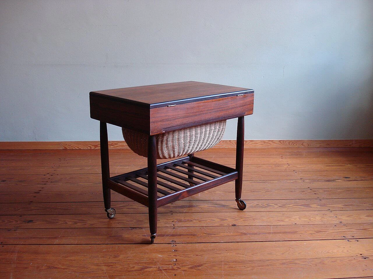 FDB MøbleR sewing table in rosewood by Ejvind A. Johansson, late 20th century 4