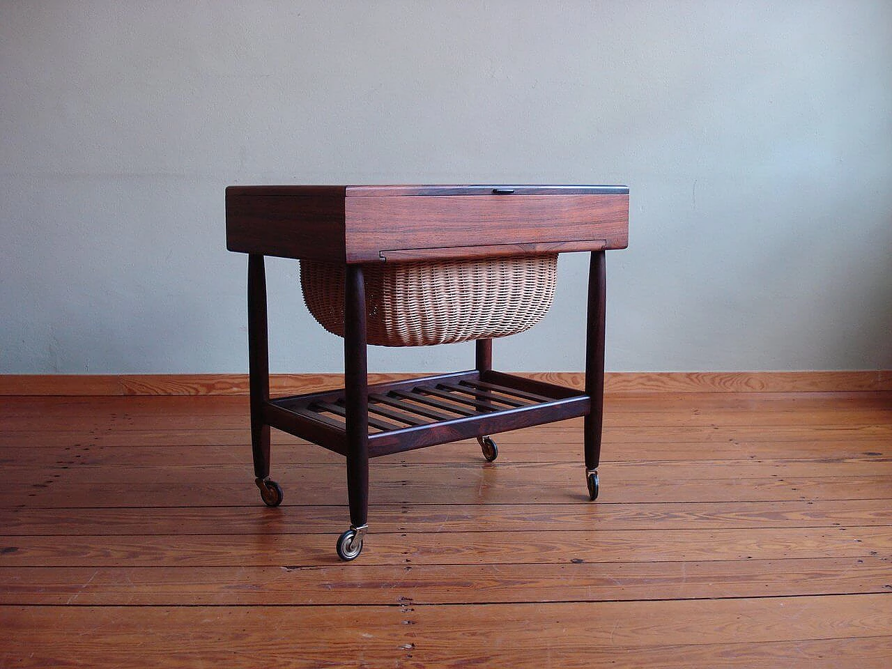 FDB MøbleR sewing table in rosewood by Ejvind A. Johansson, late 20th century 12