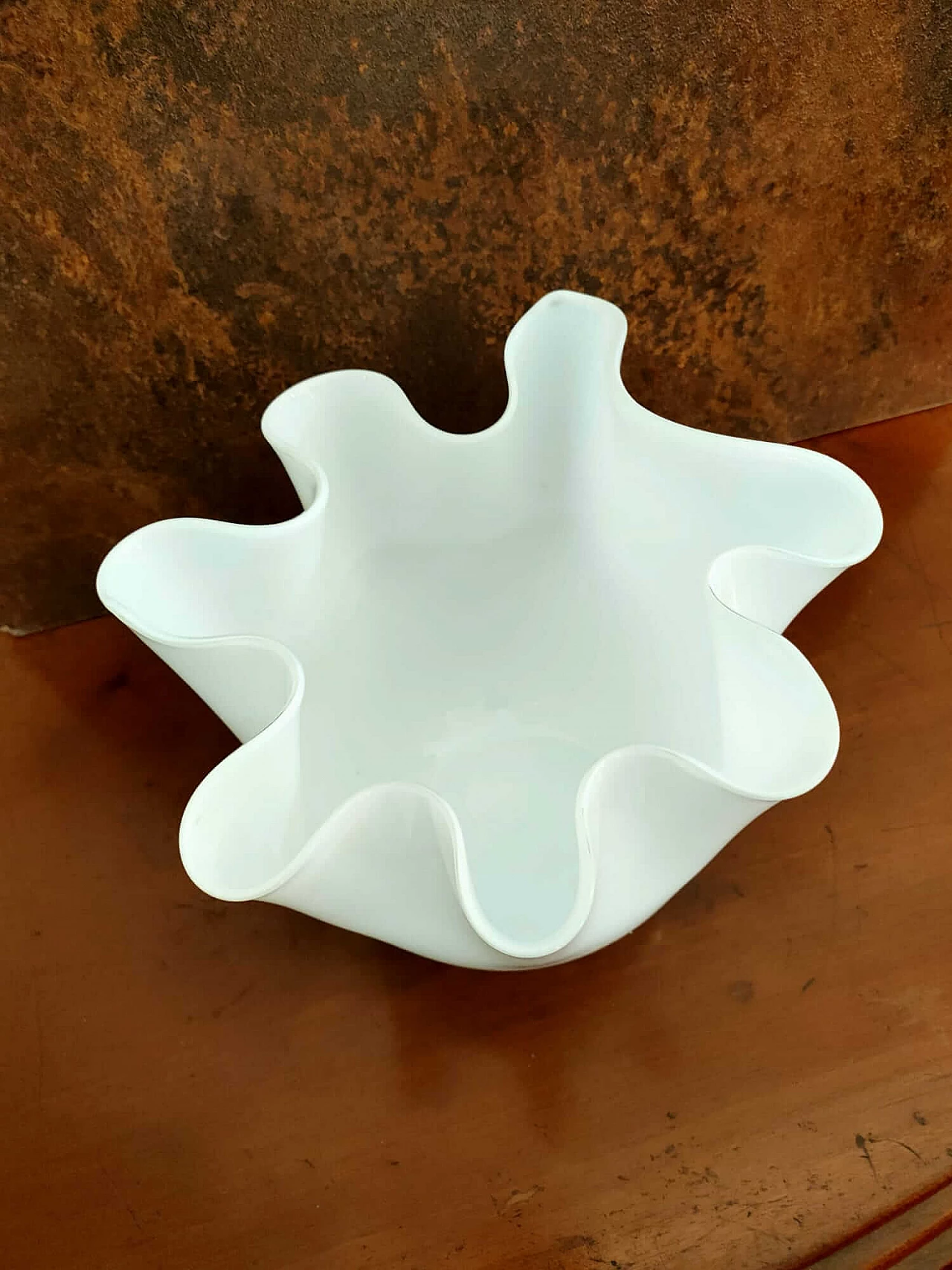 White Murano opaline blown glass Fazzoletto vase 4