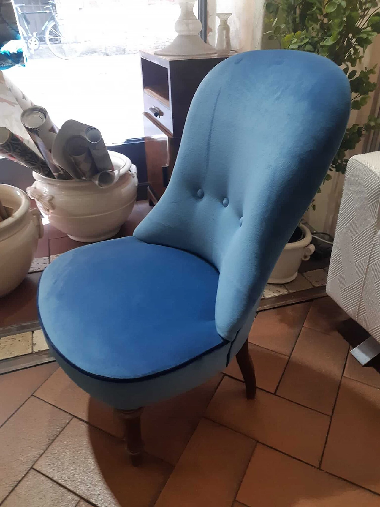 Blue velvet chamber armchair, early 20th century 2