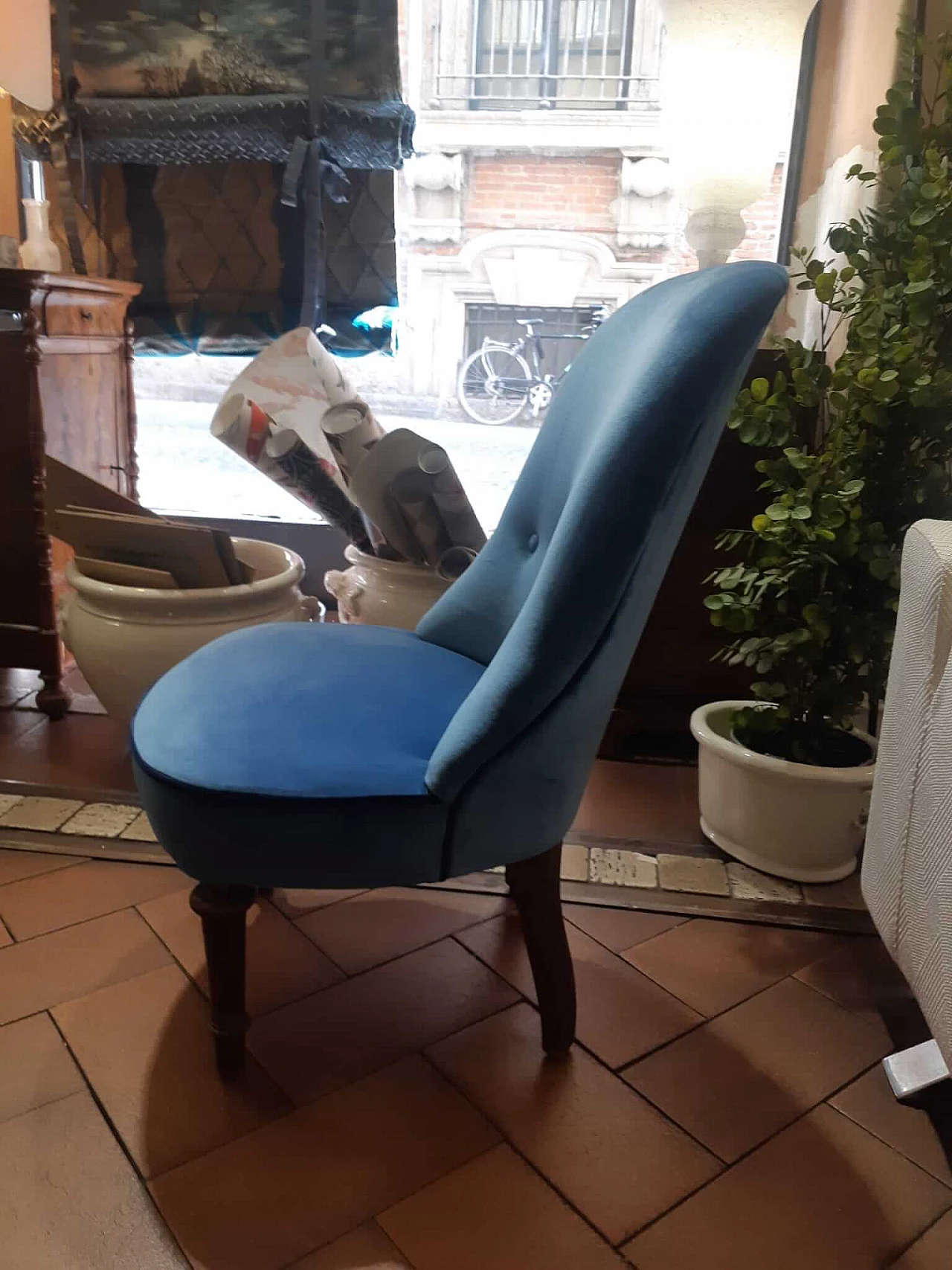 Blue velvet chamber armchair, early 20th century 3