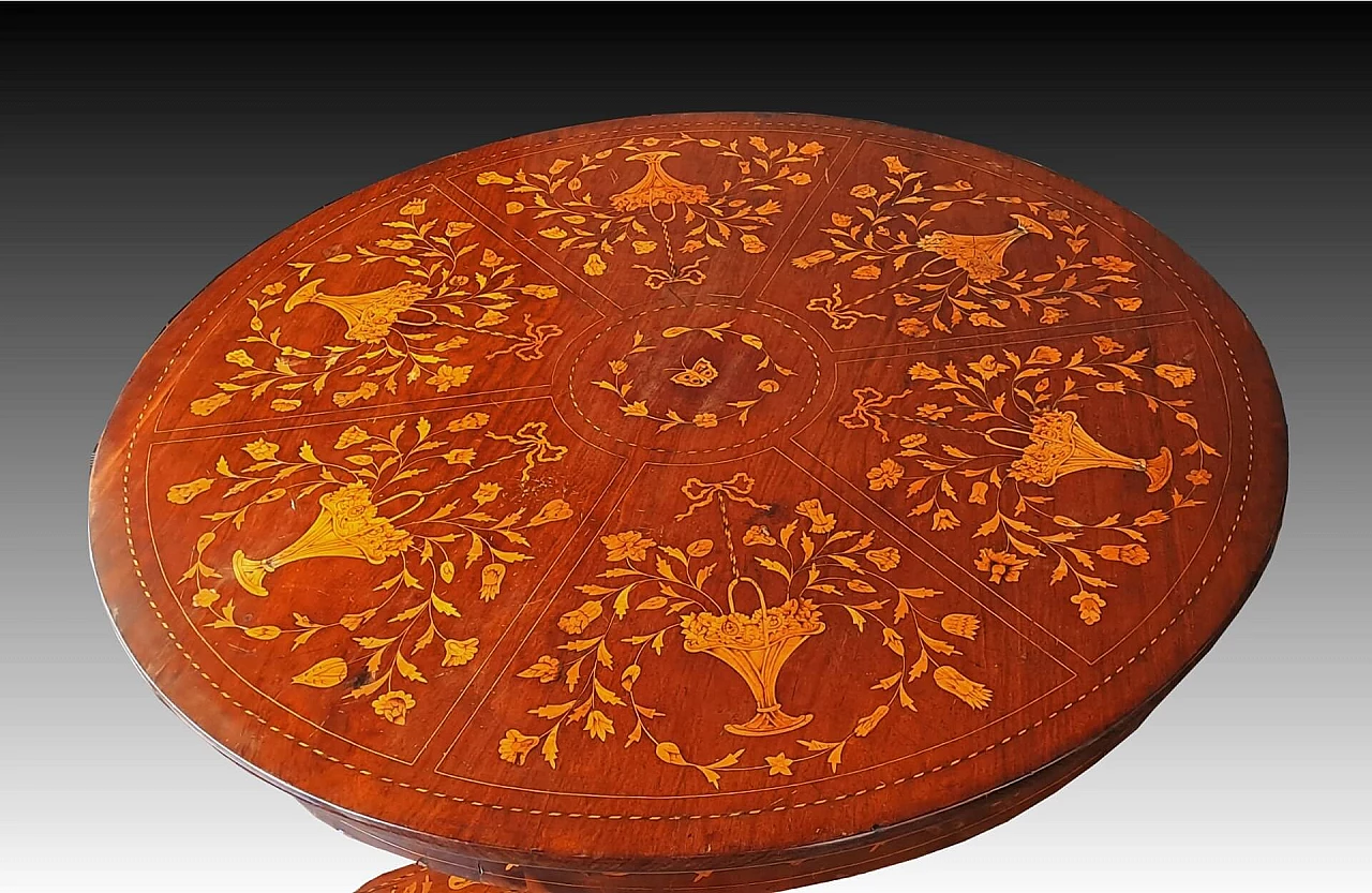 Mahogany circular table with maple inlays, second half of the 19th century 5