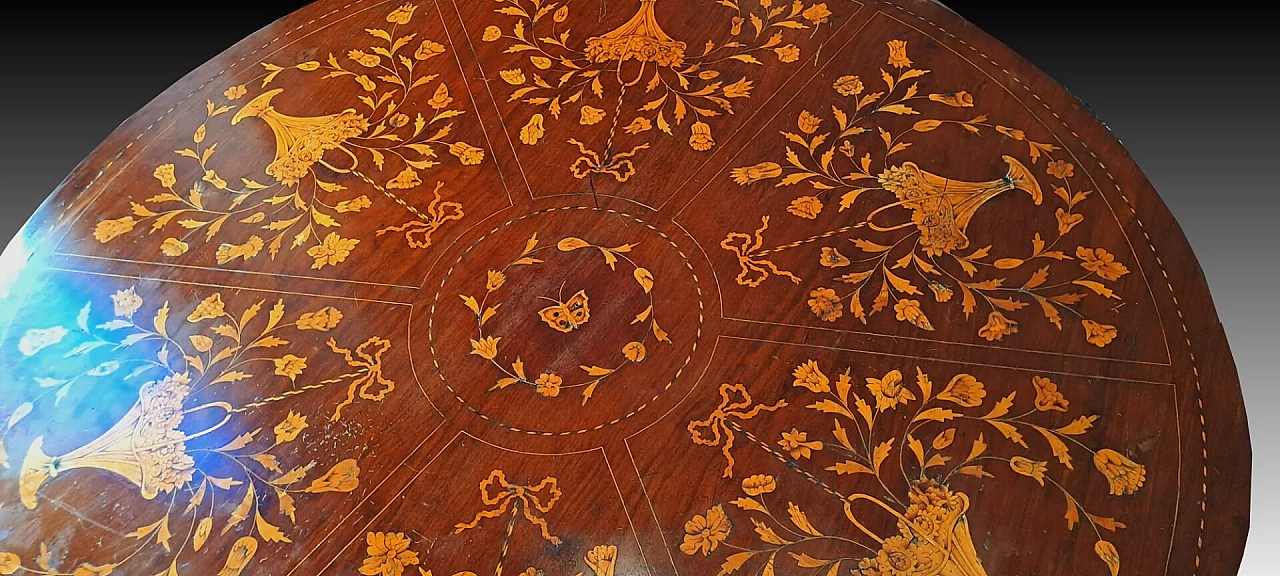 Mahogany circular table with maple inlays, second half of the 19th century 6