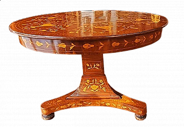 Mahogany circular table with maple inlays, second half of the 19th century