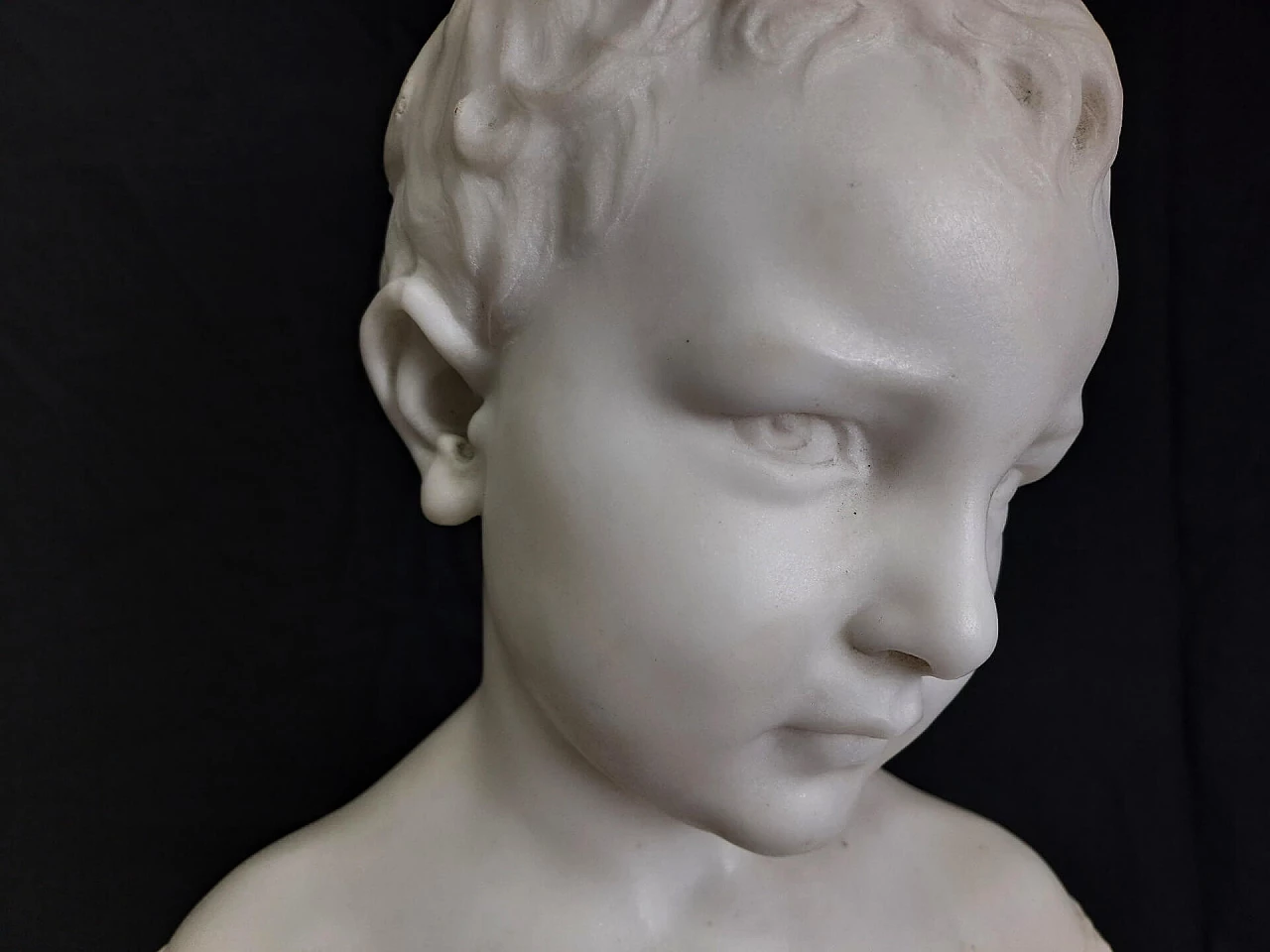 Busto in marmo bianco raffigurante una bambina di J. Hoffmann, '800 6