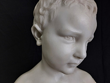 White marble bust depicting a little girl by J. Hoffmann, 19th