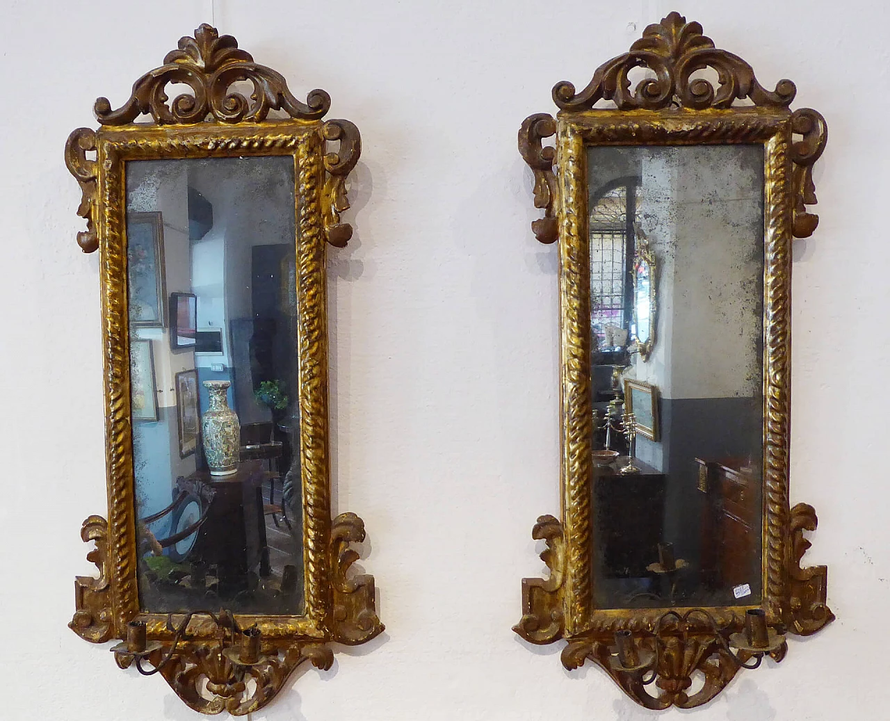 Pair of ventoline with carved and gilded wooden mecha frame, second half of the 18th century 1