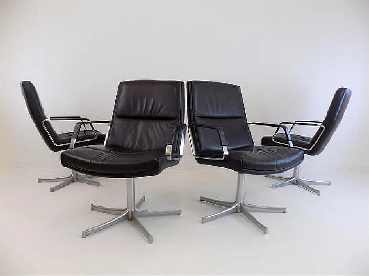 4 FK 711 chairs in black leather by Fabricius and Kastholm for W. Knoll, 1970s 1