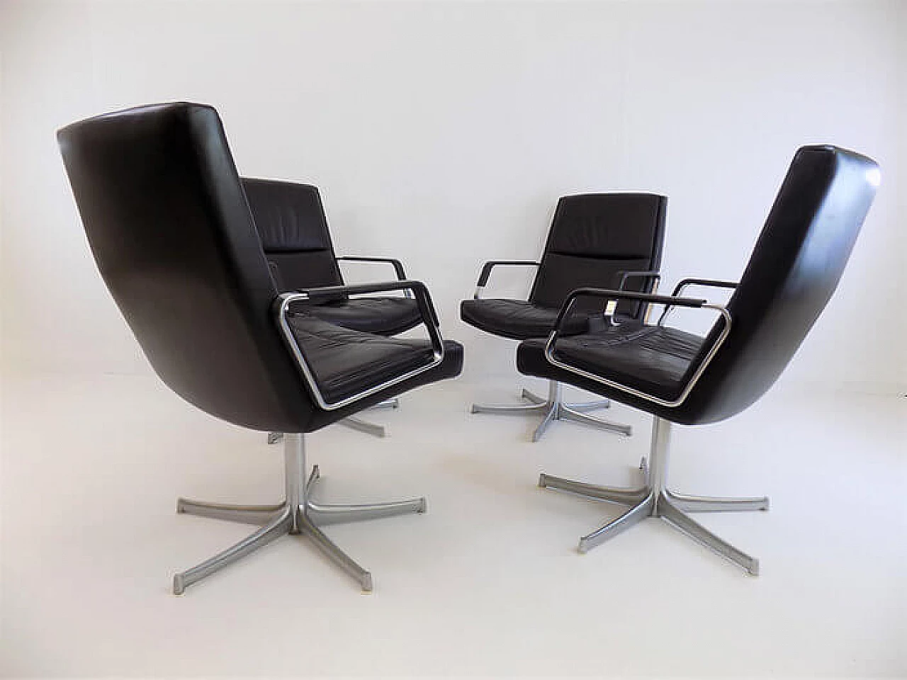 4 FK 711 chairs in black leather by Fabricius and Kastholm for W. Knoll, 1970s 4