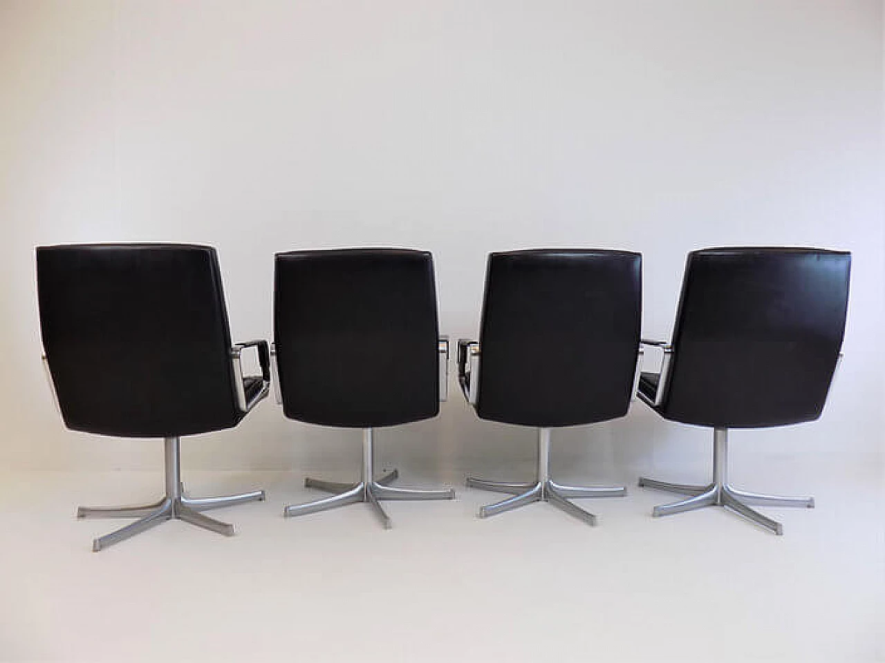 4 FK 711 chairs in black leather by Fabricius and Kastholm for W. Knoll, 1970s 11