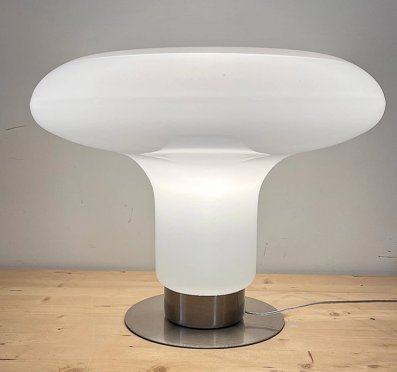 White Murano glass and aluminum table lamp, 1980s 1