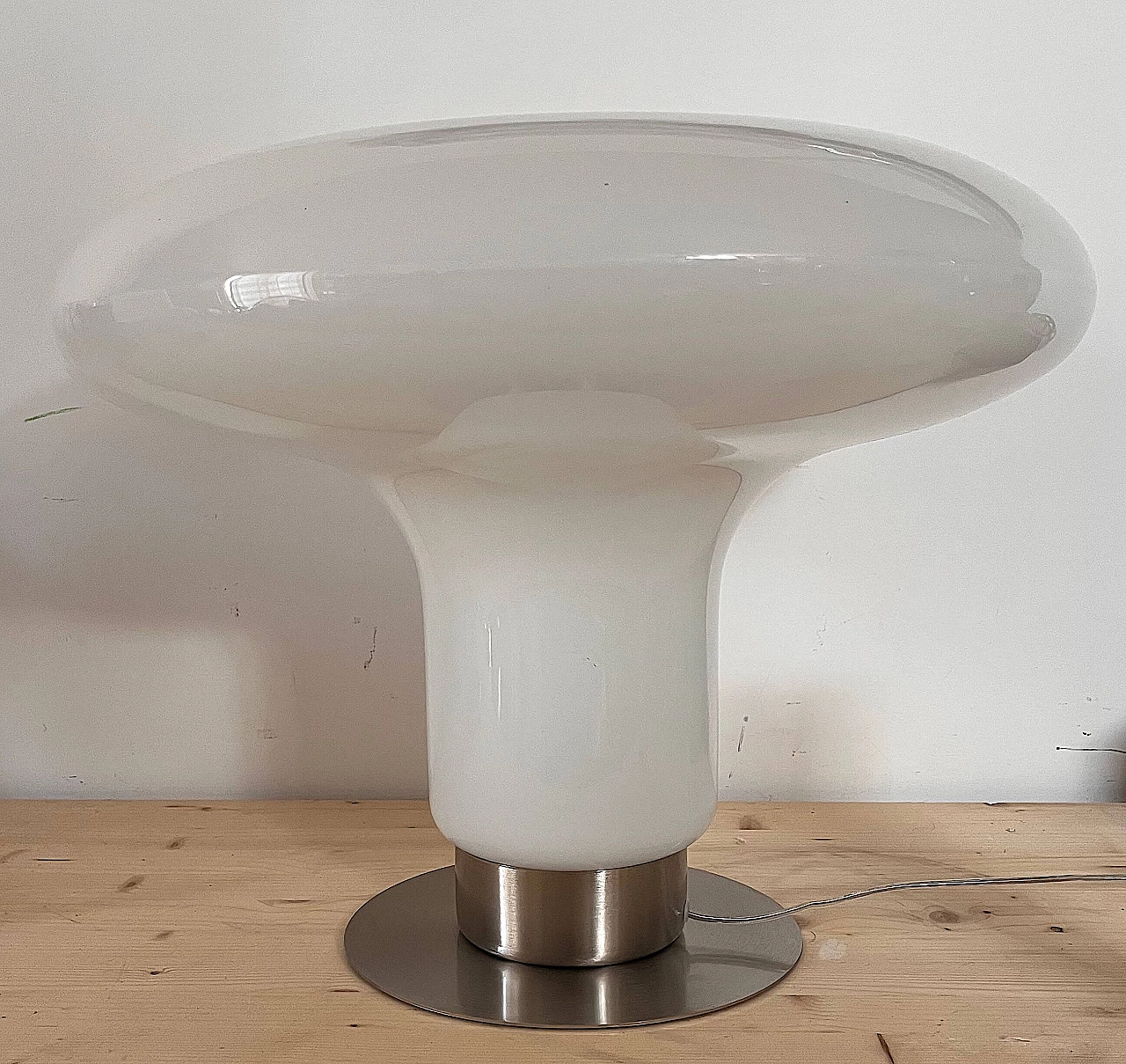 White Murano glass and aluminum table lamp, 1980s 9