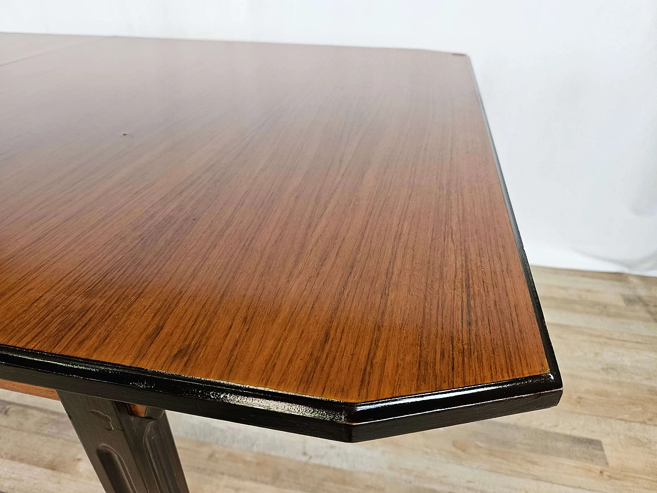 Scandinavian-style extending dining table in walnut and ebony, 1970s 10