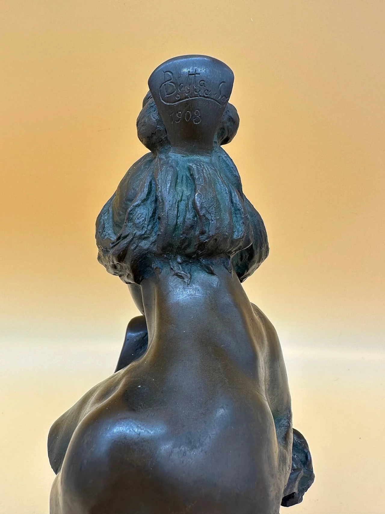 Bronze half-bust of a maiden, early 20th century 5