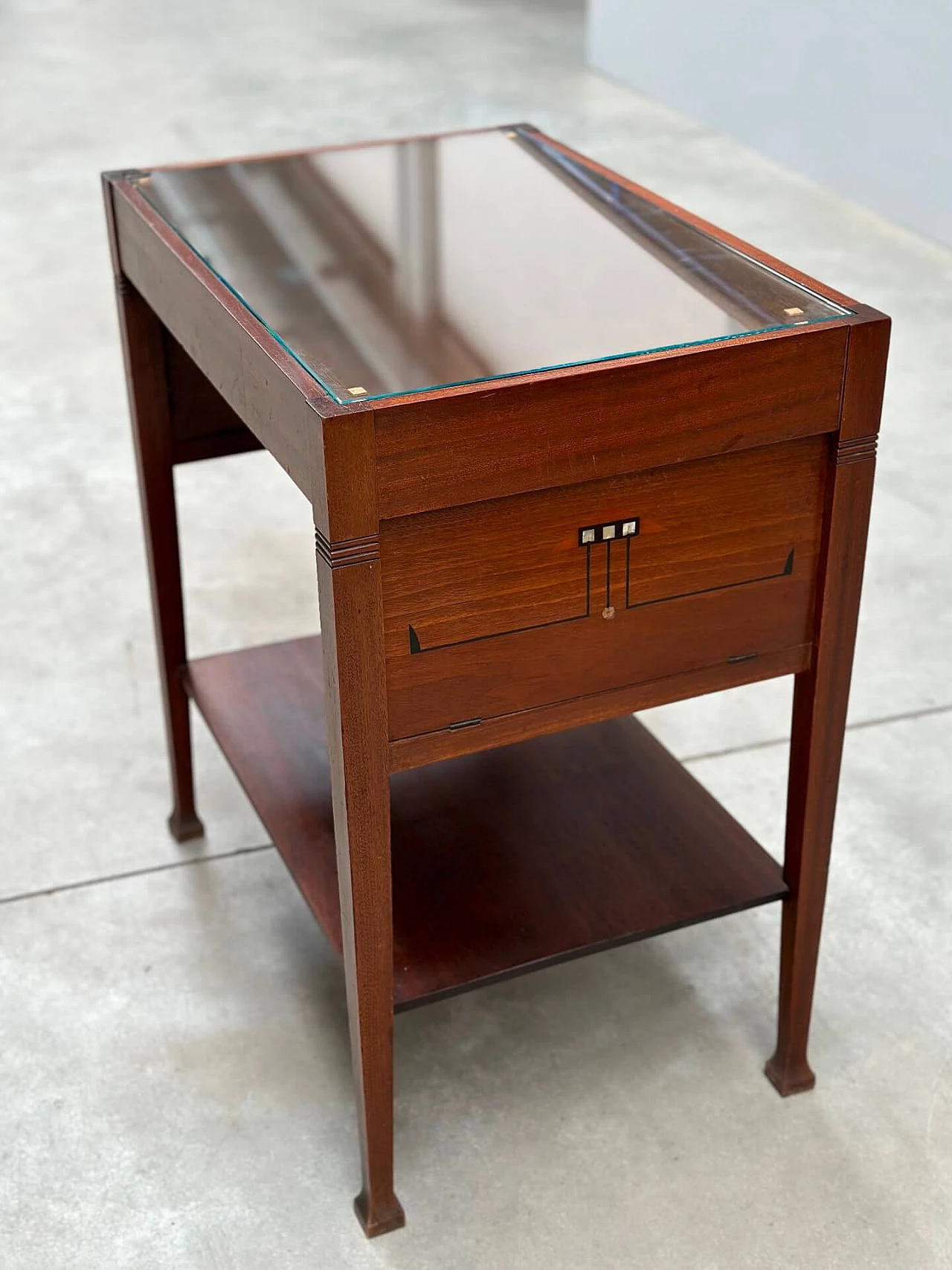 Mahogany coffee table, mid-20th century 2