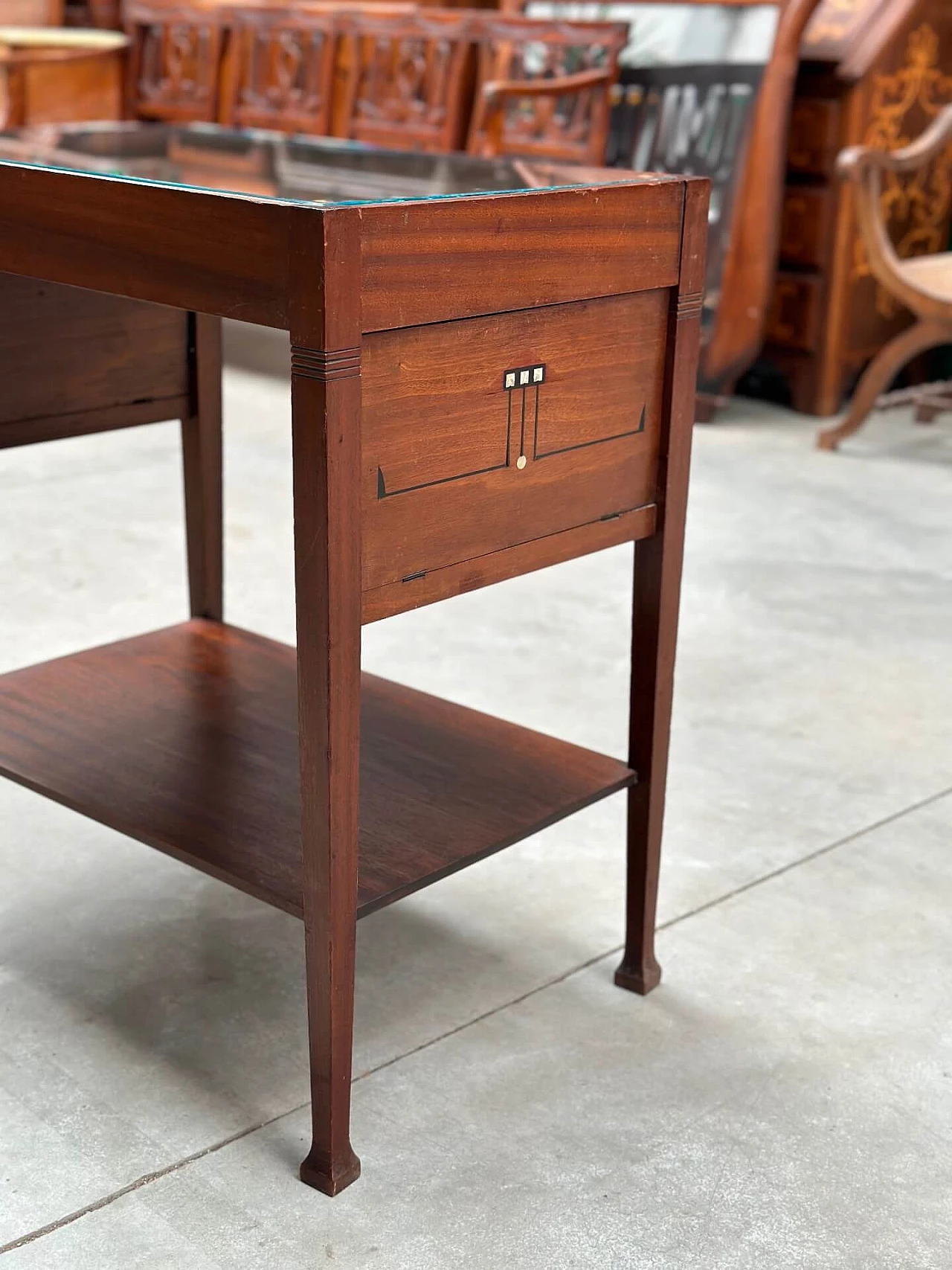 Mahogany coffee table, mid-20th century 3