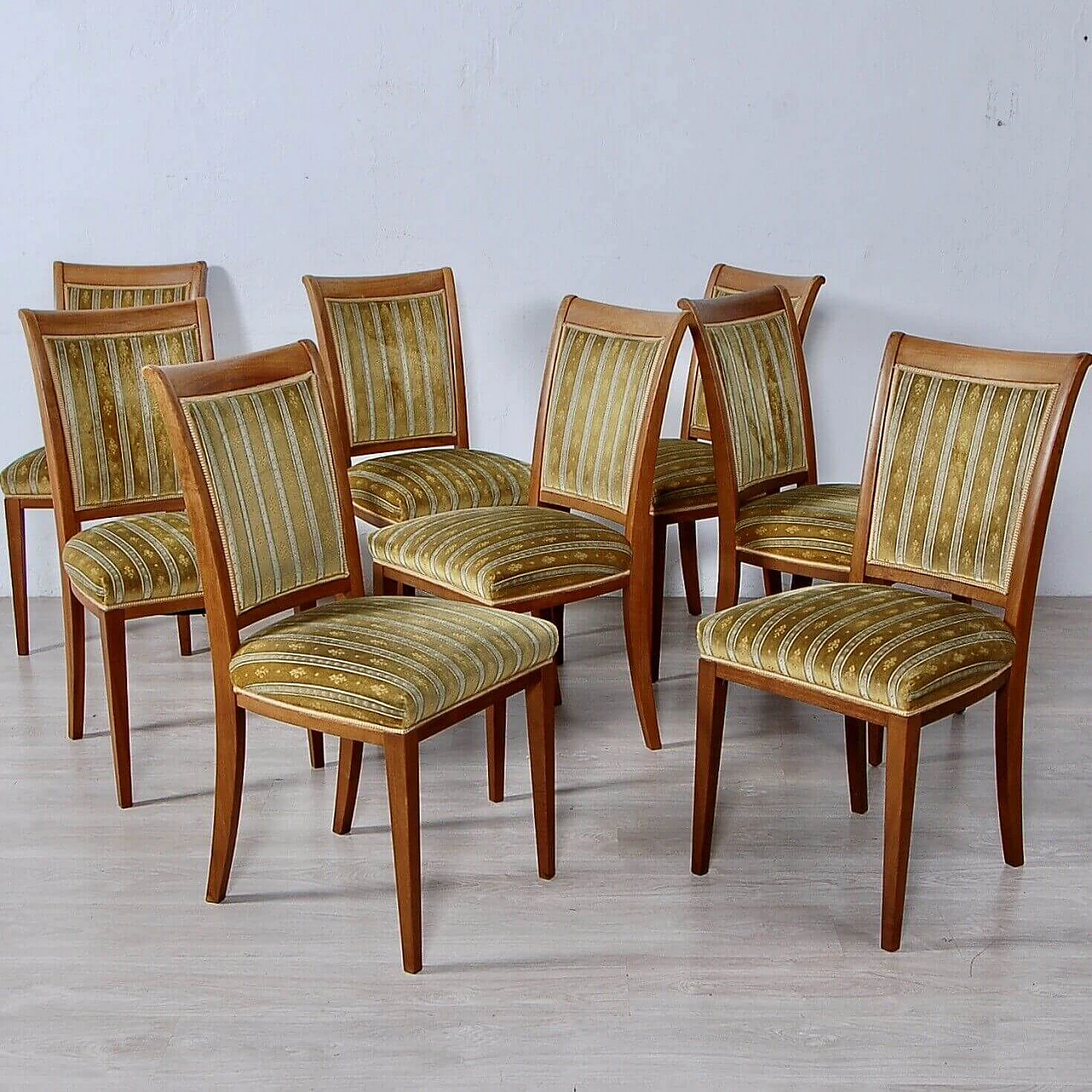 8 Art Deco chairs in wood and velvet, 1940s 1