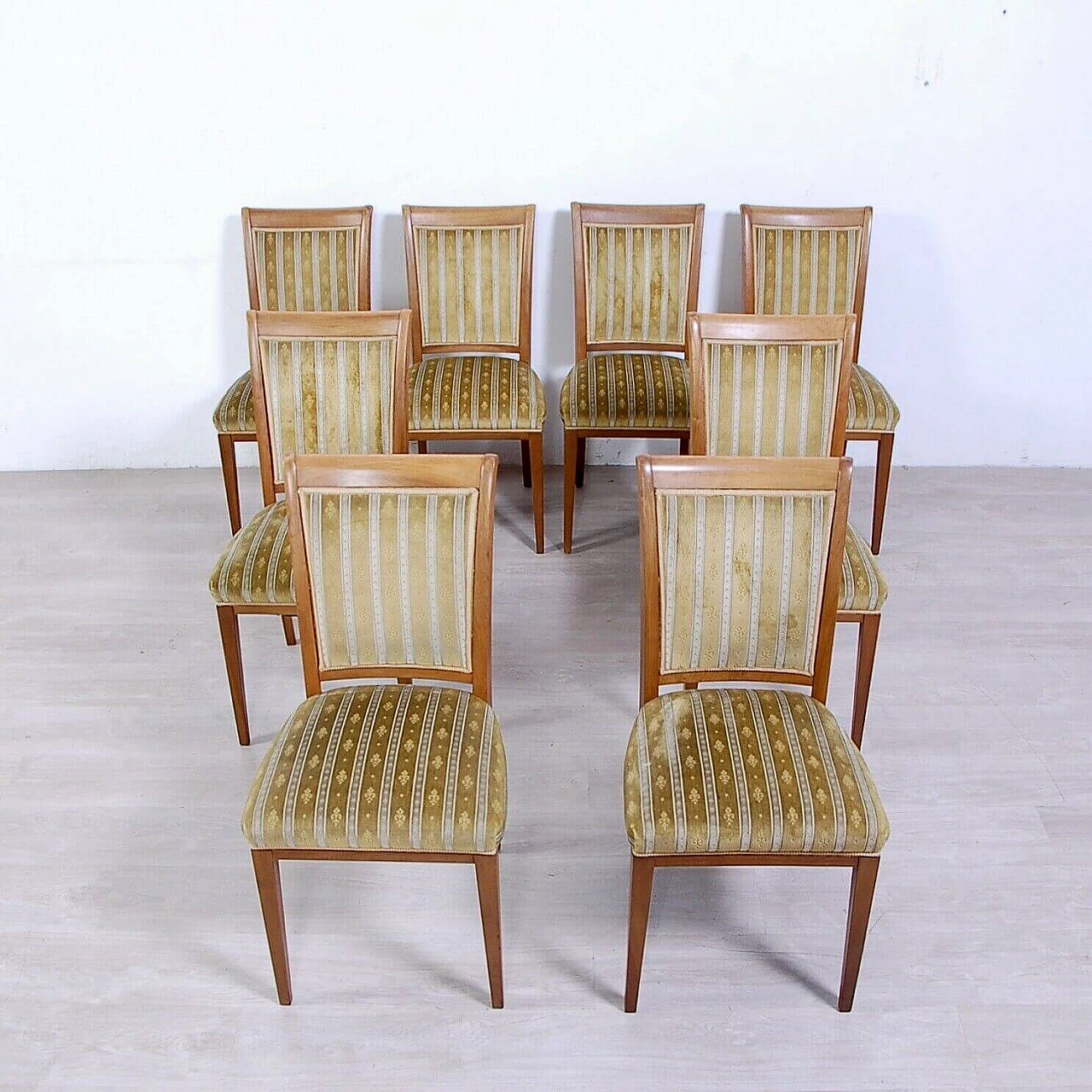 8 Art Deco chairs in wood and velvet, 1940s 3