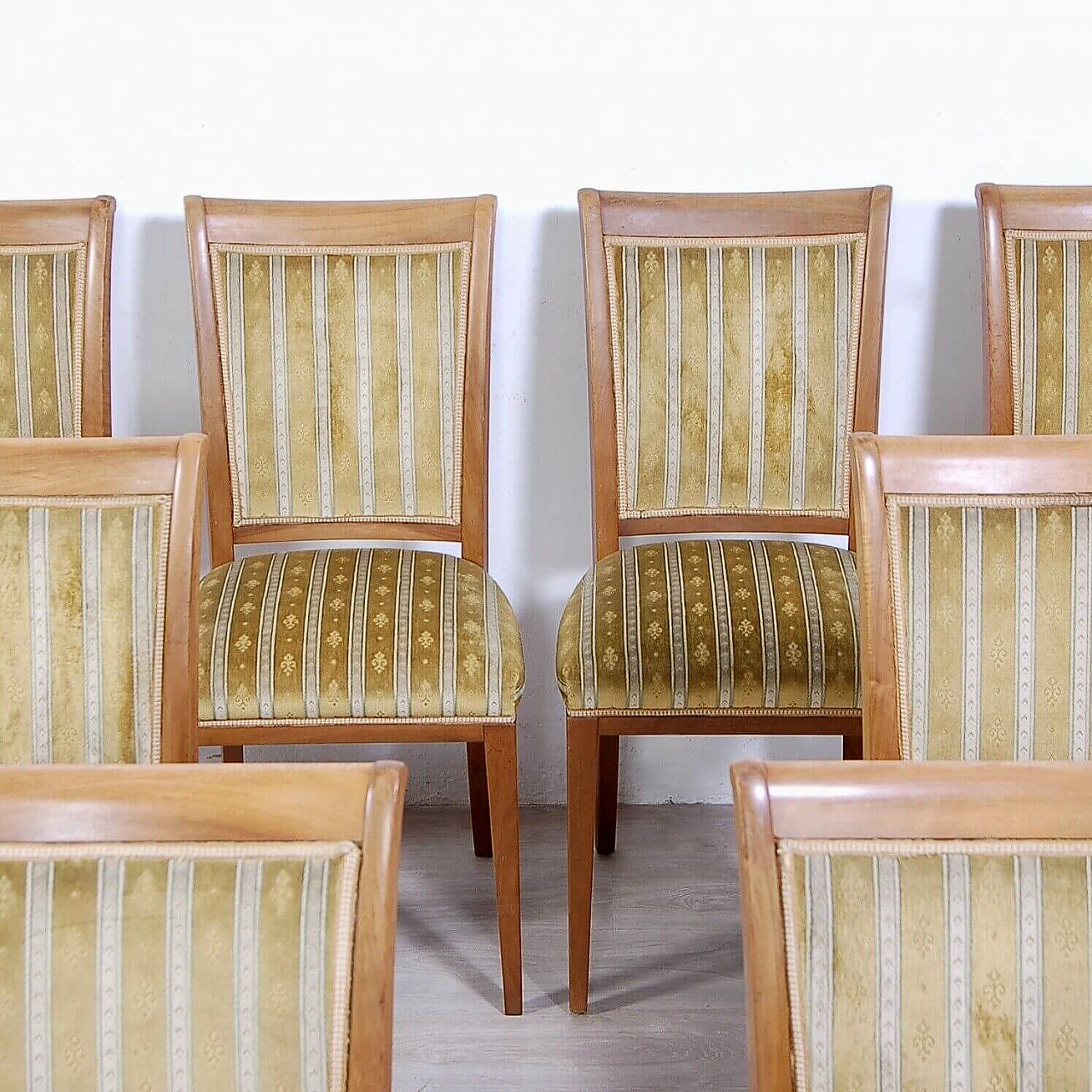 8 Art Deco chairs in wood and velvet, 1940s 4