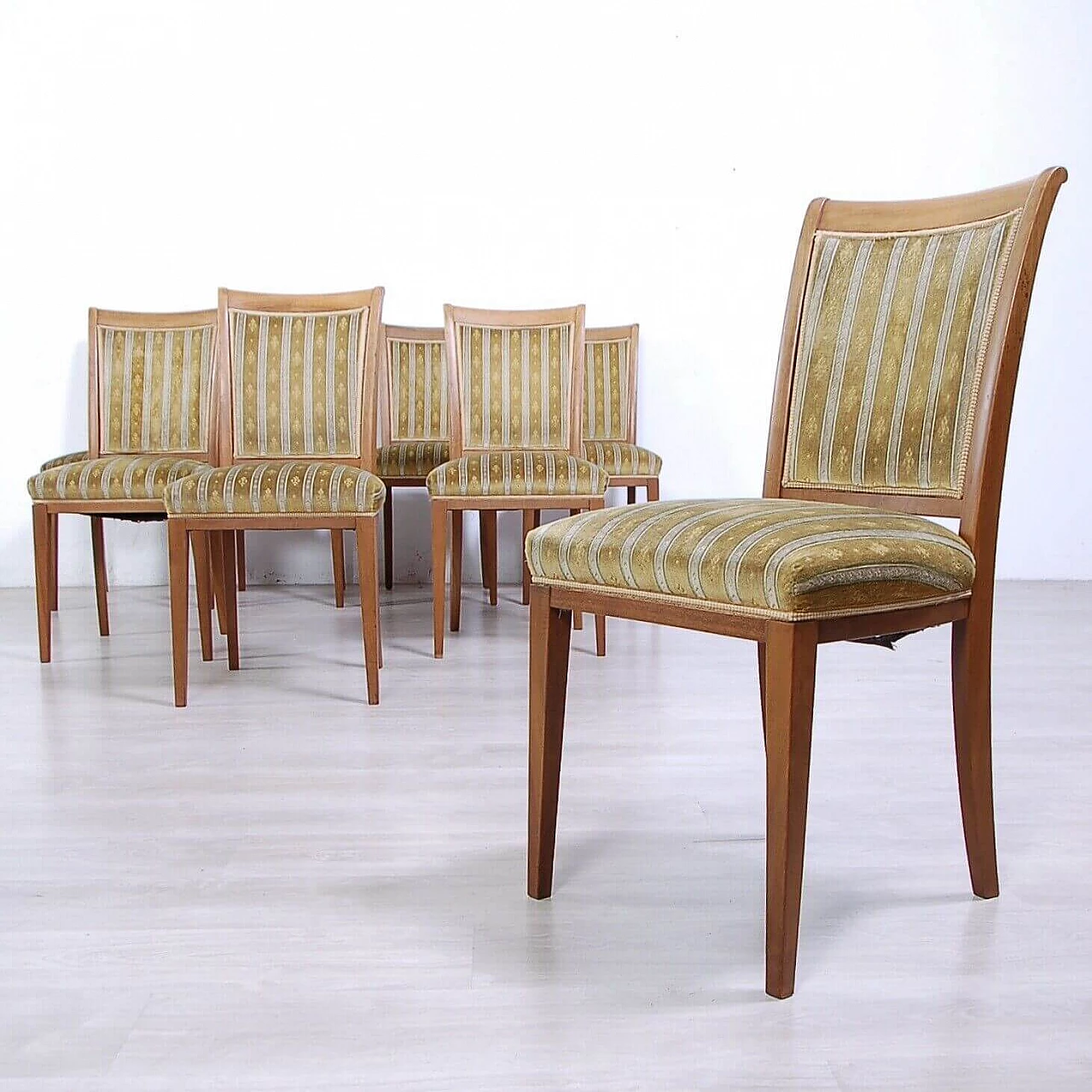 8 Art Deco chairs in wood and velvet, 1940s 15