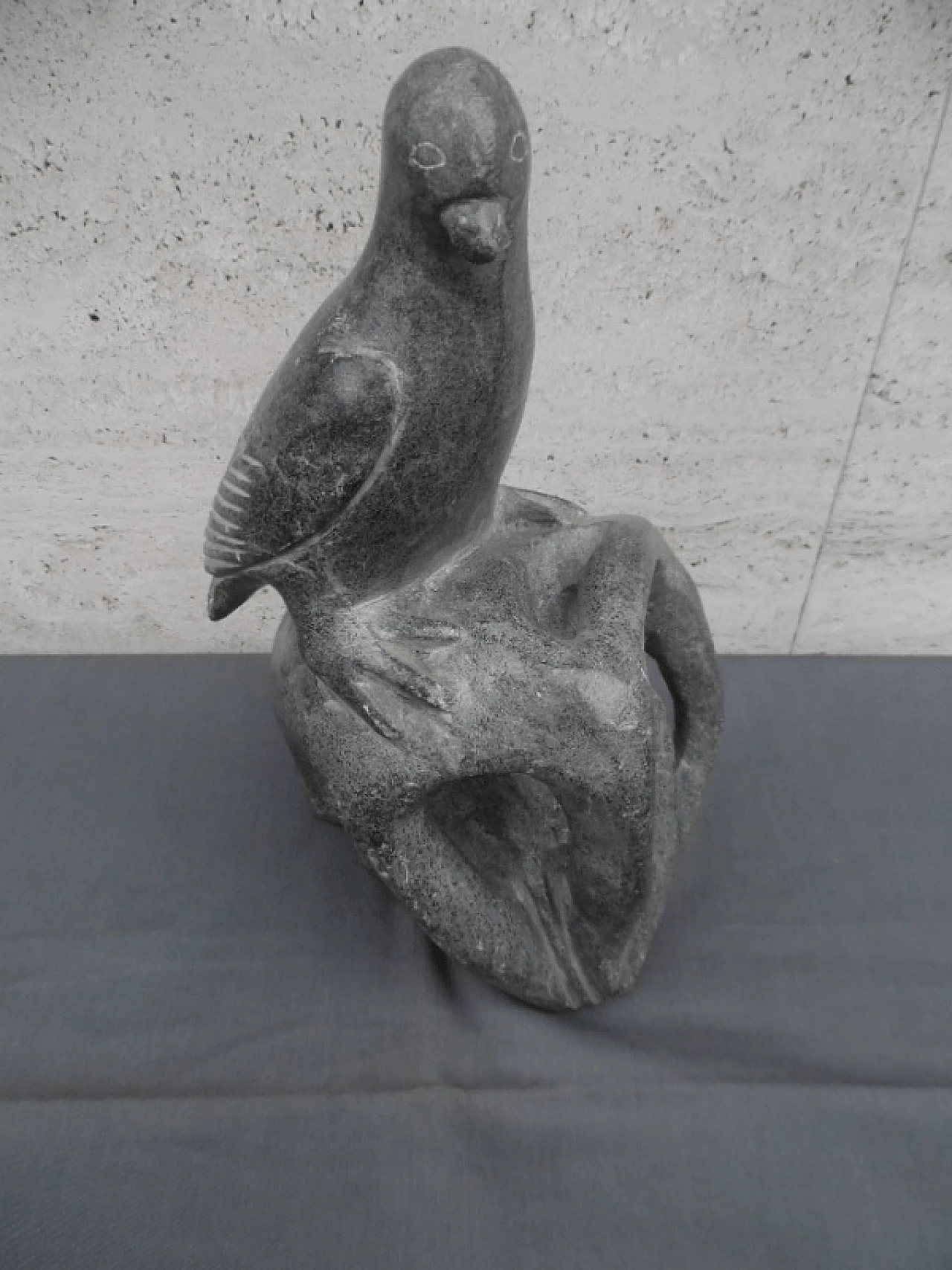 Scultura Inuit di uccello in pietra di Canada Eskimo Art Esquimau, anni 2000 2