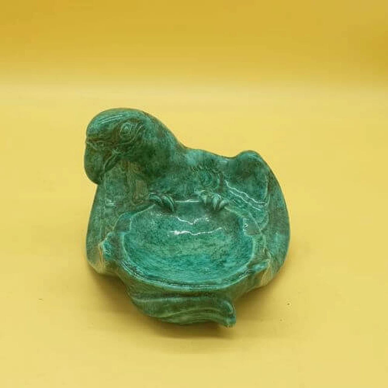 Ceramic parrot ashtray, mid-20th century 3