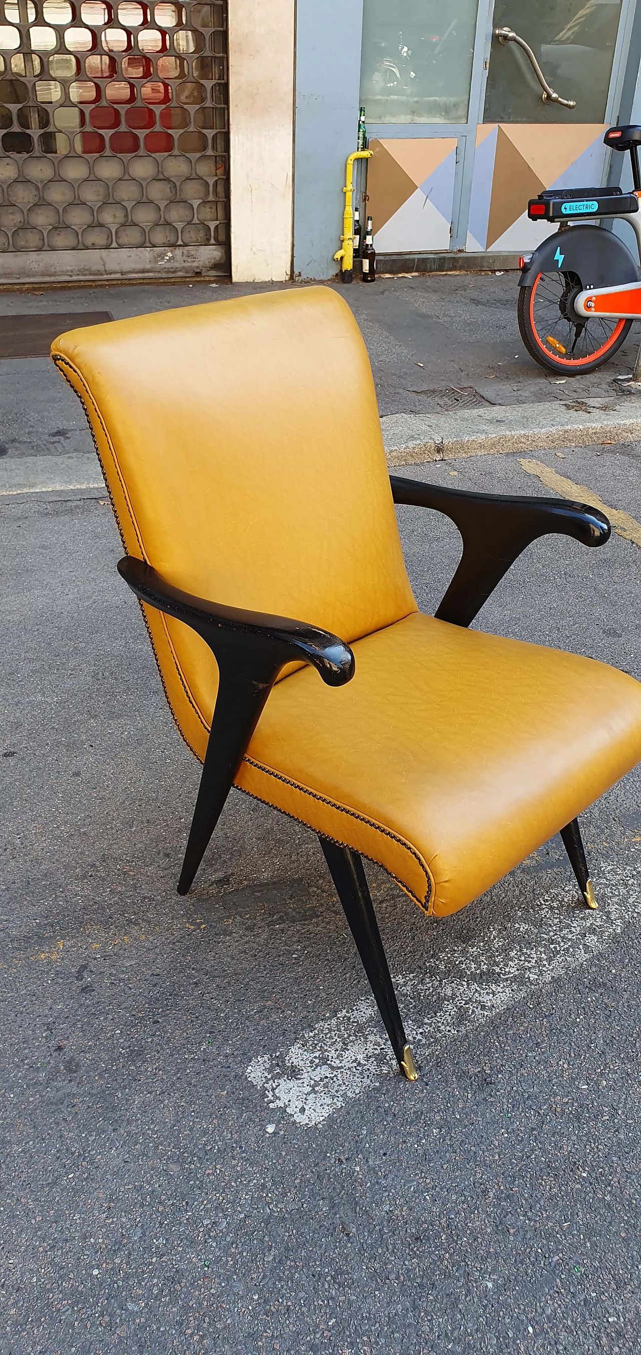 Curved desk in walnut and lacquered wood with armchair, 1950s 12