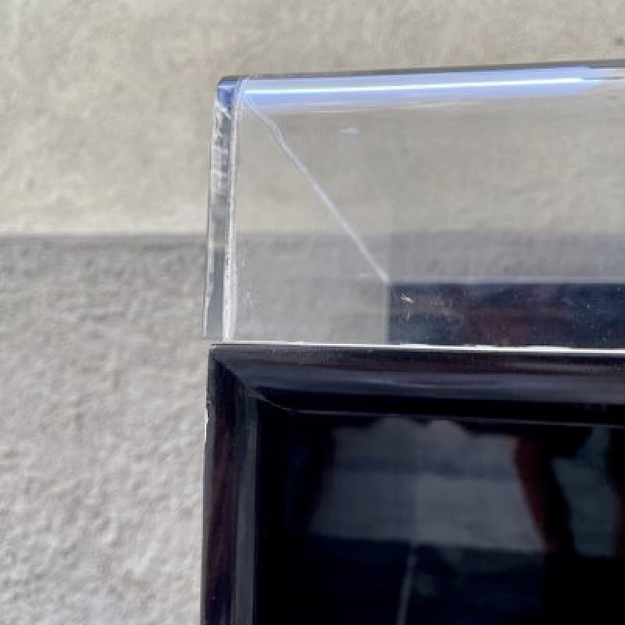 Vetrina in legno laccato nero con piano apribile in plexiglass, anni '70 18