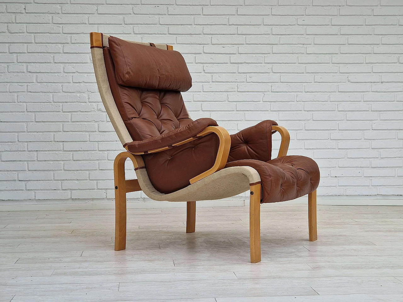 Danish leather and curved beech armchair by Jeki Møbler, 1980s 1