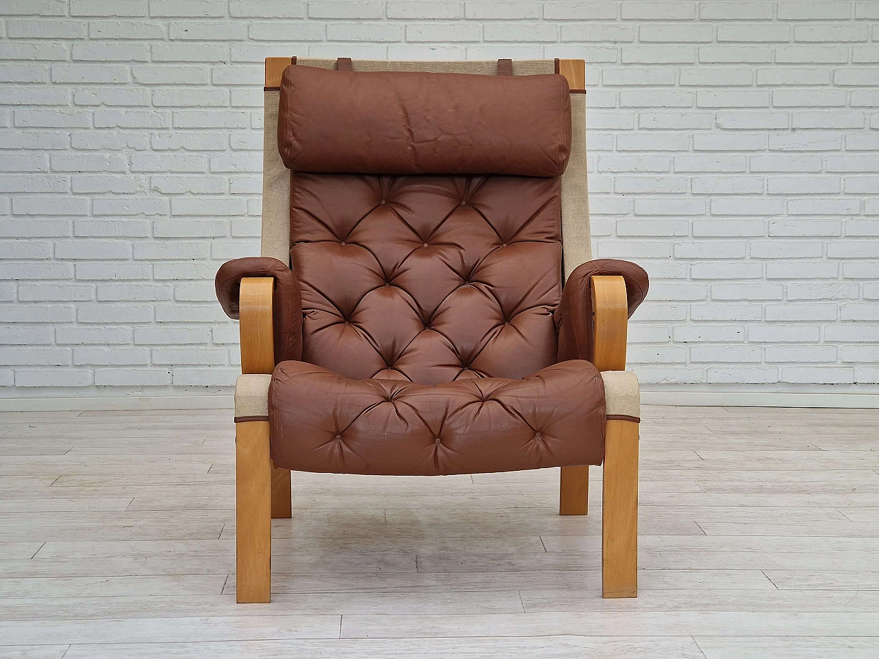 Danish leather and curved beech armchair by Jeki Møbler, 1980s 6